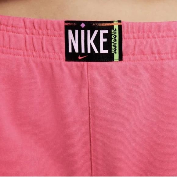 NIKE WOMENS SPORTWEAR WASH PACK SHORTS NWT - Picture 4 of 7